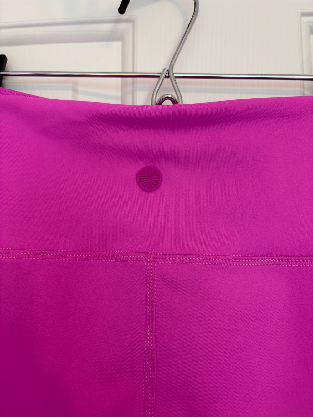 Lilly Pulitzer Women’s Pink Luxletic Athletic Leggings with Pocket, Size Medium - Picture 5 of 8